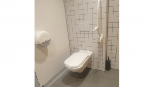 La toilette PMR du Burger King de Philippeville