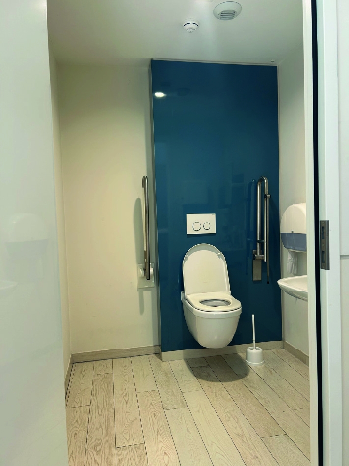 Toilette PMR- Centre de Cardiologie Charlemagne - 1