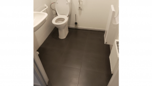 Toilette PMR - Prisme ∙ Centre culturel de Namur