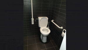 Toilette PMR - La Cité Miroir