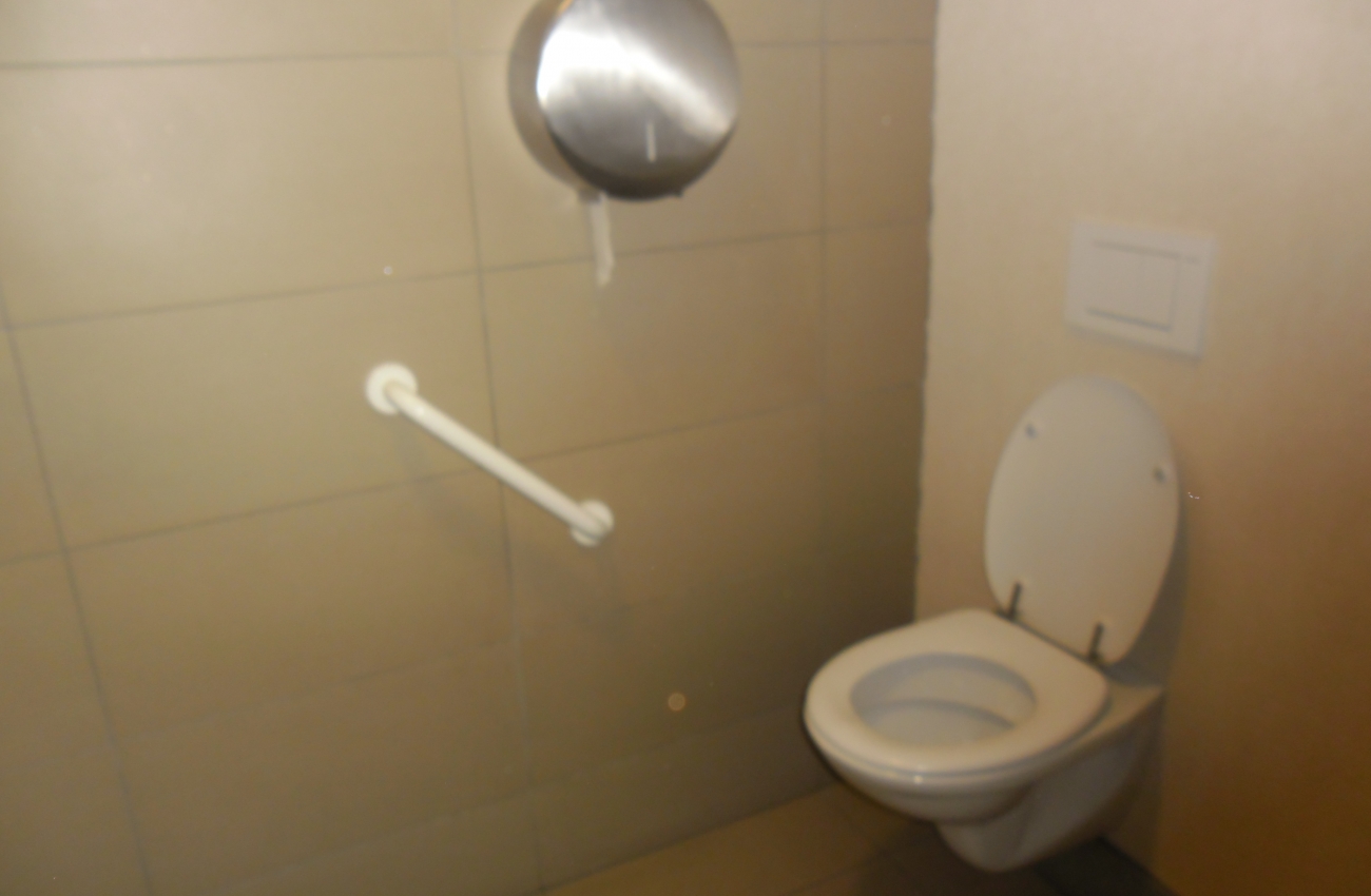 Toilette adaptée du Shopping Nivelles - 11