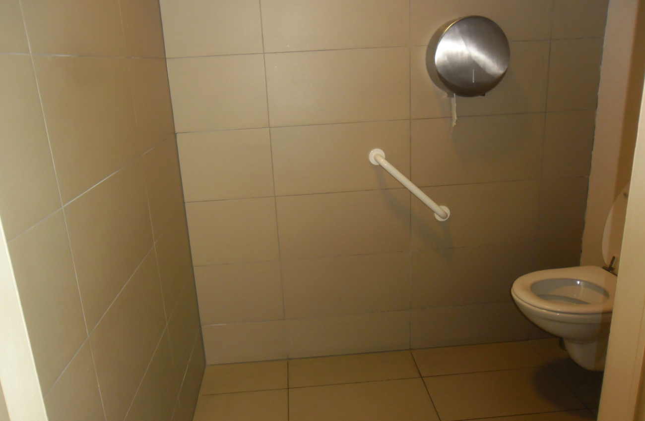 Toilette adaptée du Shopping Nivelles - 12