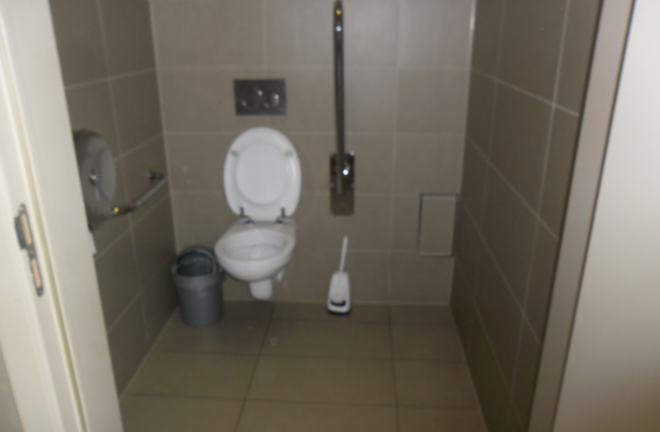 Toilette adaptée du Shopping Nivelles - 2