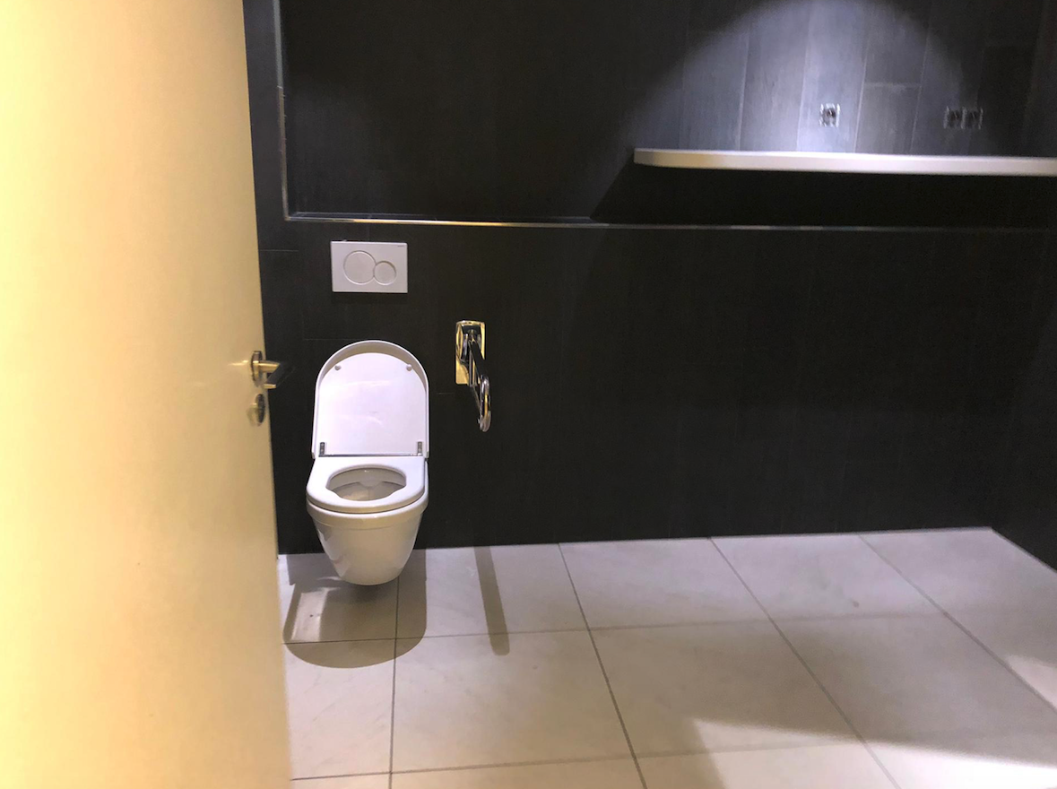  Toilettes adaptées du centre commercial Les Grands Prés  - 5