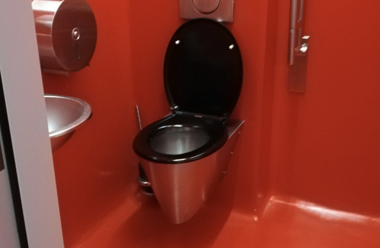 Toilettes PMR - Musée Kéramis à La Louvière - 1