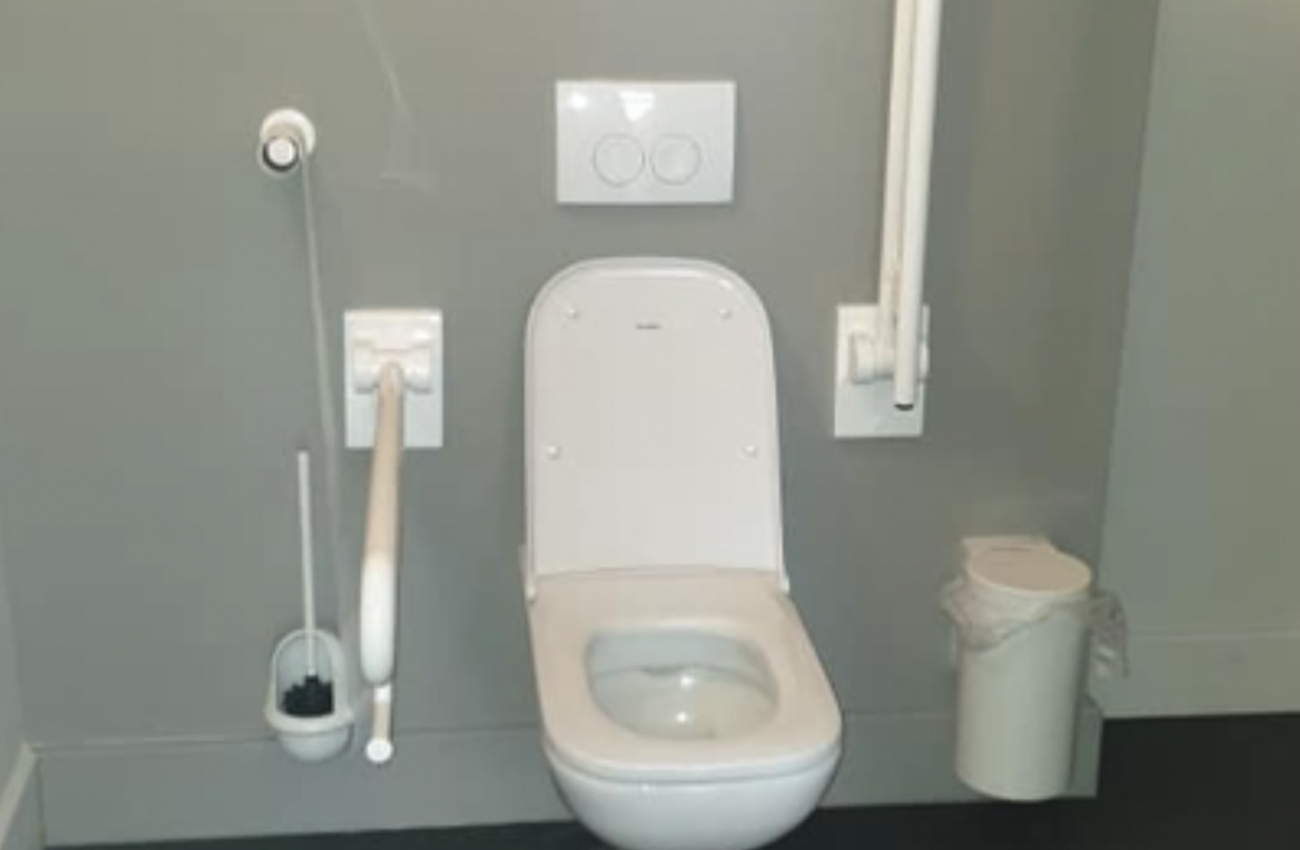 Toilettes PMR - Le Théâtre de la ville de La Louvière  - 1