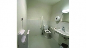 Toilette PMR - Centre Culturel Abattoirs de Bomel (Plan B)