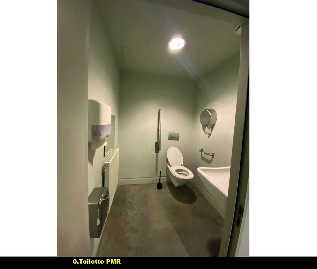 Toilette PMR - Anciens Abattoirs - 1