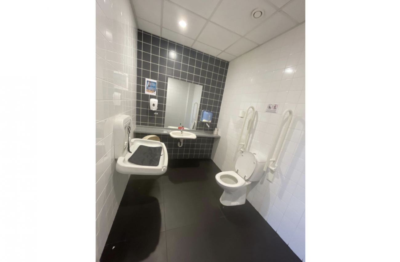 Toilette PMR - Frit Autentic - Nivelles - 1