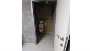  Toilette PMR - AGISC Complexe Sportif de Comines