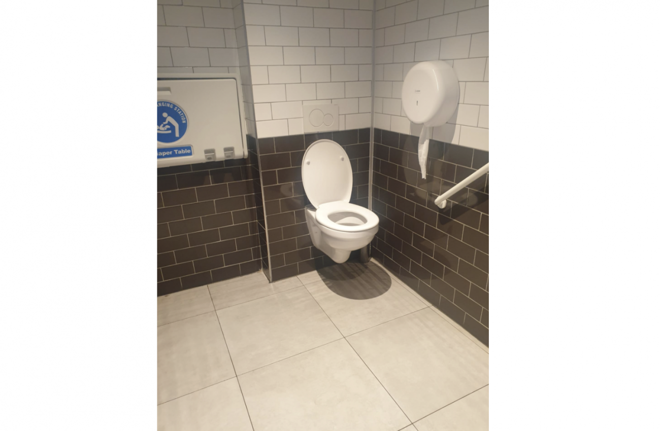 La toilette Pmr du KFC La Louvière - 1