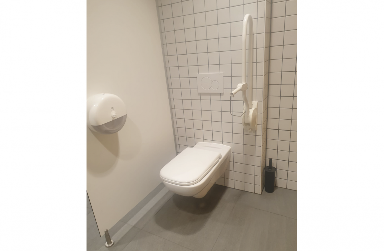 La toilette PMR du Burger King de Philippeville - 1